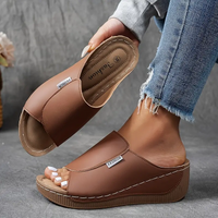 Mode | Bequeme und elegante Sandalen – Braun