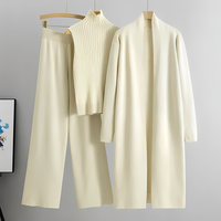 Jessa - Bequemes Set aus drei Teilen – Beige