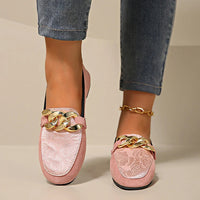 Brzyna - Elegante Loafers mit dekorativem Kettendetail – Rosa