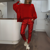 SANDY - SET AUS SATINIERTEM PULLOVER UND JOGGER – Rot