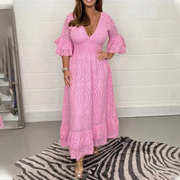 Lucia Dress | Besticktes Midikleid mit Anglaise und Fransenärmeln – Rosa