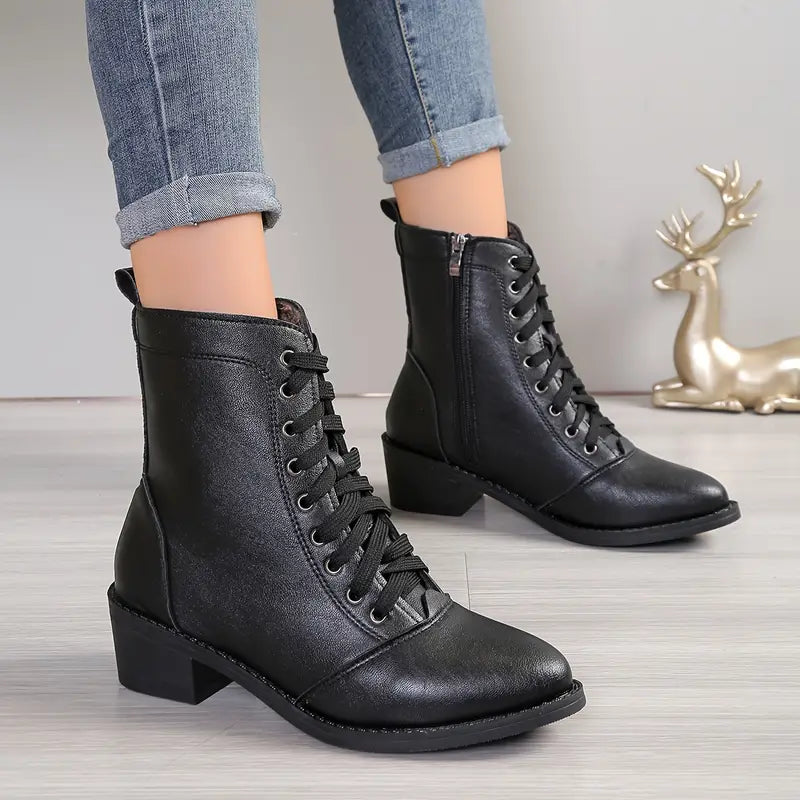 Shilarae | Elegante mittelhohe Damenstiefel mit klobigem Absatz und spitzer Zehe
