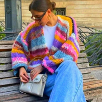 Heidi-Mode | Strickjacke für Frauen Regenbogenstreifen – Dunkel