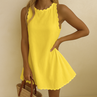 Emma™ | Schickes Kleid mit gewelltem Saum – Gelb