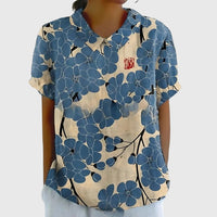 Elke | Damen Bluse Blumenkragen Kurzarm Romantic Feminin Sommer – Blaue Blumen