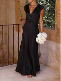 Heidi-Mode | Satin-Fishtail-Maxikleid mit V-Ausschnitt für Damen – Schwarz