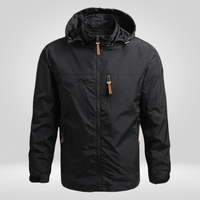 Herren Regenjacke | Schutzorientierte Form mit funktionalem Aufbau – Schwarz