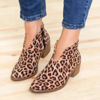 Heidi-Mode | Damen Wildleder Ankle Boots mit Niedrigem Blockabsatz, V-förmiges Design, Reißverschluss – Leo-Muster