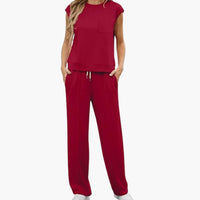Zweiteiliges Sommer Set für Damen mit Kappärmeln und Taschen – Weinrot