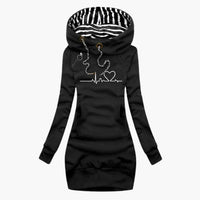 Franziska | Bedrucktes Pulloverkleid Heartbeat – Schwarz
