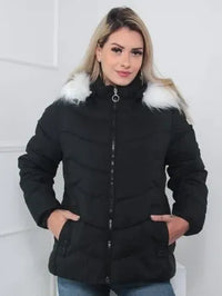 Leynira | Grüne Steppjacke mit Fellkapuze – Schwarz