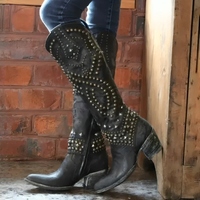 Lara | Damen Kniehohe Stiefel Nieten Blockabsatz Urban Edgy Modern – Schwarz