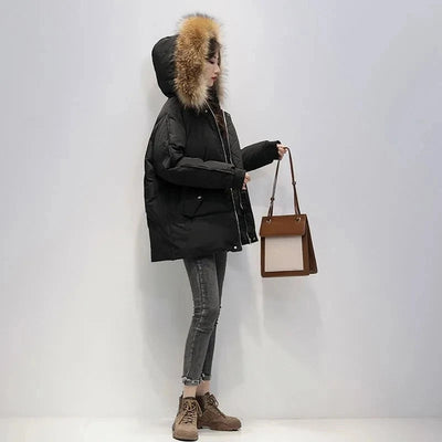 Beila | Schicke und stilvolle Winterjacke mit Pelzkapuze für Frauen