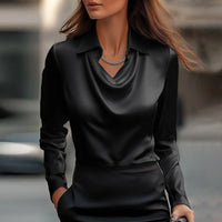 Malvina - Elegante Satinbluse mit drapiertem Ausschnitt – Schwarz