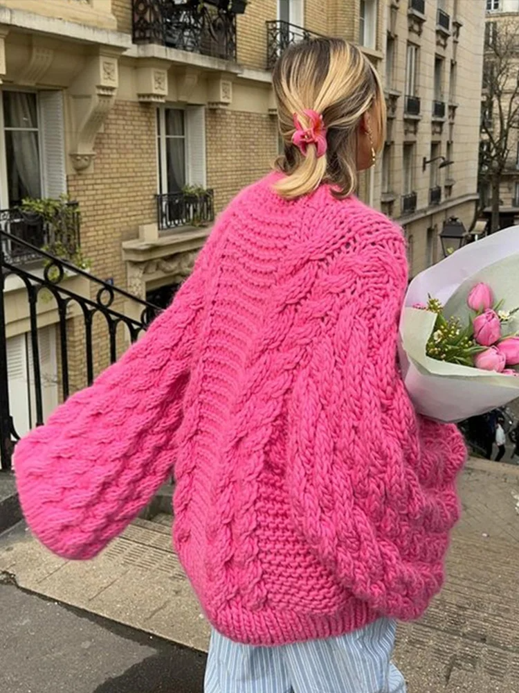 Eylyn | Damen Oversize Strickpullover mit Zopfmuster und hohem Kragen
