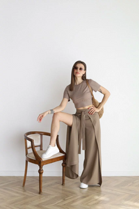Stella | Weite Leinenhosen mit Spitze – Mokka