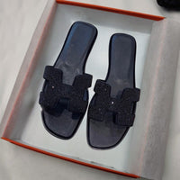 Heidi-Mode | Schicke und Luxuriöse Sommerschuhe – Schwarzer Diamant