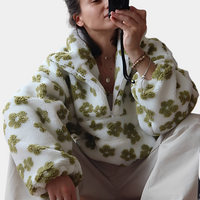 Elizabeth - Stylischer Pullover mit Blumendekoration – Weiß