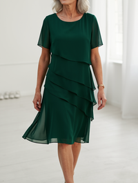 Renate | Elegantes, fließendes Kleid mit Rüschen – Grün