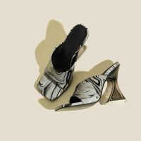 Heidi-Mode | Hohe Design-High Heels – Schwarz mit Graffiti