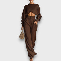 Amariel – Zweiteiler mit Cropped Pullover und weiter Hose – Kaffee