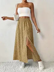 Maria | Floral bedruckter Maxirock mit hochtailliertem Design und Seitenschlitz – Khaki