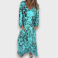 Abril – Maxikleid mit Animal-Print – Blau