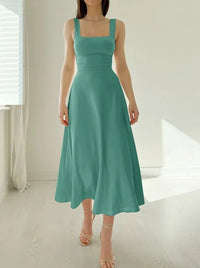 Solene - Figurbetontes sexy Kleid – Tiefes Salbeigrün