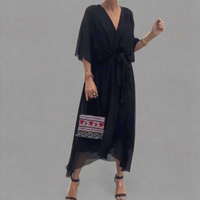 Dorselinde | Elegantes Maxikleid mit Femininem Ausschnitt – Schwarz