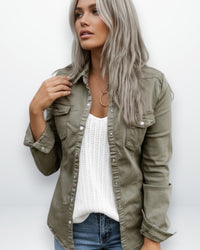 Damen Hemdjacke im klassischen Design mit Brusttaschen – Grün
