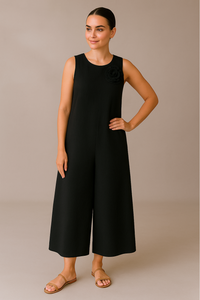 Ineke™ | Jumpsuit mit Blume – Schwarz