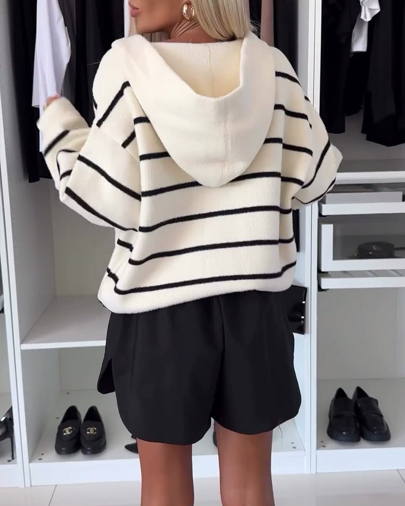 Alia™ - Lässige Jacke mit Streifen Kapuze und Knopfleiste