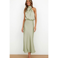 Damenkleid mit Halfterform | Midilänge – Hellgrün