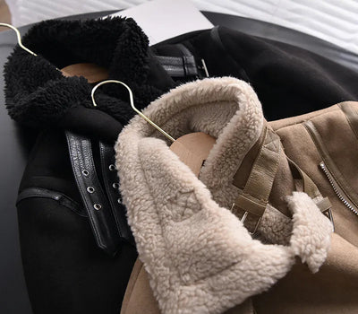 Geneviev | Bequemer Damen-Wintermantel aus Wildleder mit verstellbarem Gürtel und Fleece-Futter