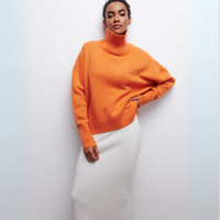 Kurzarm-Rollkragenpullover – Kühne Eleganz mit modernem Flair – Orange