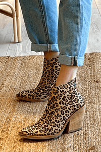 Lara | Elegante Cowboystiefel Damen – Leo-Muster