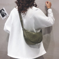 Yola | Halbmondförmige Tasche – Grün