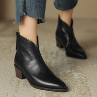 Zabrina – Lederstiefeletten Mit Spitzer Zehenpartie – Schwarz