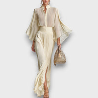 Meliora – Plissierte Chiffonbluse mit hohem Kragen – Beige