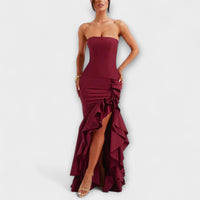 Zuri - Asymmetrisches Off-Shoulder Maxi-Kleid in Slim Fit – Burgunder