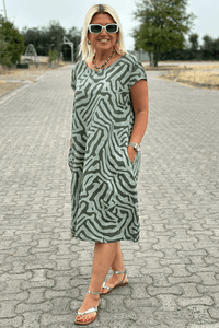Nelia - Zebra-Print Kleid mit Rundhalsausschnitt – Grün