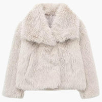Mara | Flauschiger Mantel für Damen – Weiß