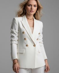 Taillierter eleganter Blazer für Damen mit goldenen Knöpfen – Weiß