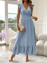 Mara | V-Ausschnitt Maxikleid mit Rüschen Saum – Himmelblau