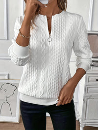 Louane – Chicer und eleganter Strickpullover – Weiß mit kleiner Reißverschluss