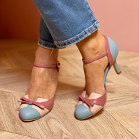 Bellarosa | Bunte Sandalen mit Knoten und Riemen, runde Zehenpartie – Blau