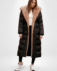 Lange Winter-Damen-Pufferjacke mit gefütterter Kapuze und Gürtel – Schwarz