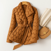 Sophia™ | Daunenjacke mit Taillengürtel – Kupferbraun