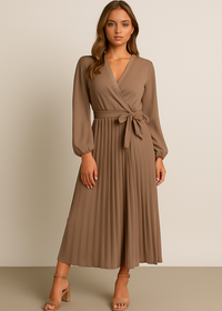 Naomi – Zeitloses und Feminines Design – Taupe