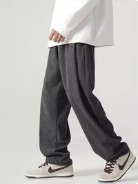 Jan | Retro-Sporthose für den Alltag im Herbst – Dunkelgrau